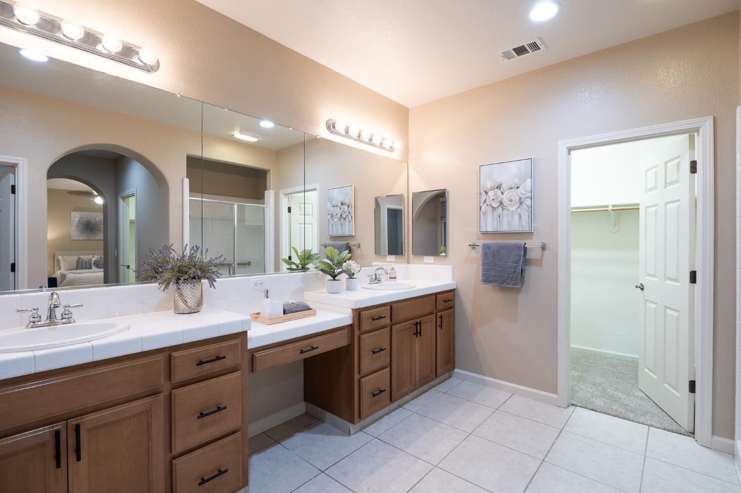 Detail Gallery Image 45 of 61 For 16259 Adobe Way, Lathrop,  CA 95330 - 4 Beds | 3 Baths