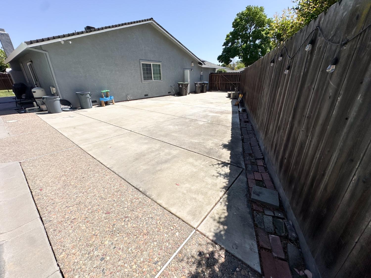 Detail Gallery Image 32 of 36 For 2413 Chapel Hill Cir, Stockton,  CA 95209 - 3 Beds | 2 Baths