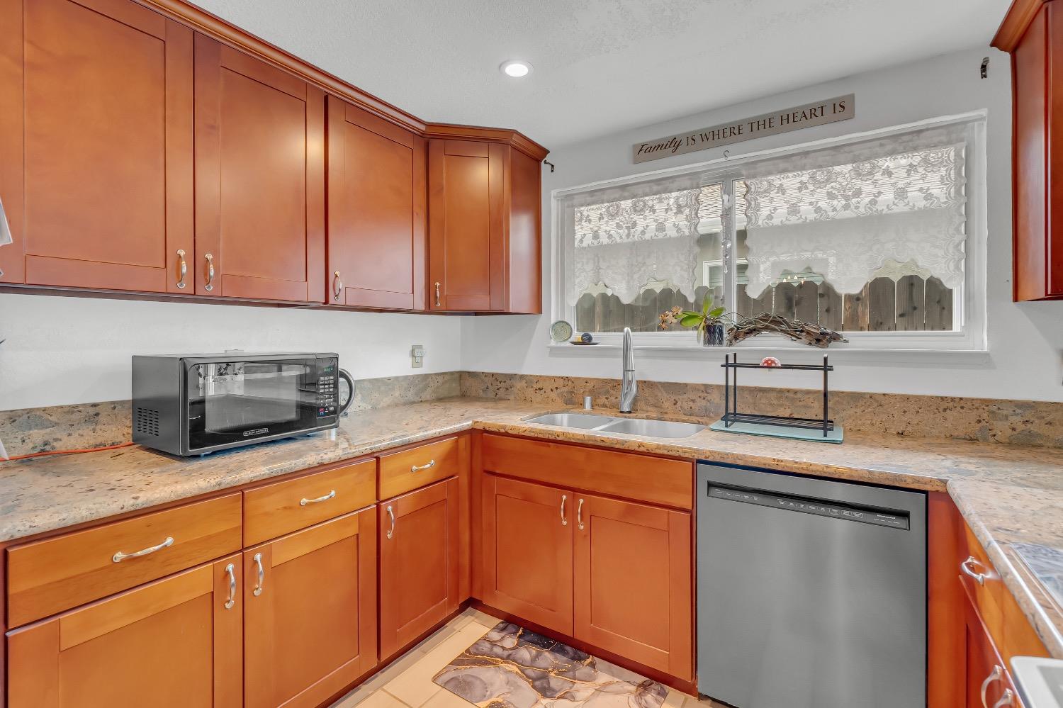 Detail Gallery Image 18 of 40 For 9553 Helio Dr, Sacramento,  CA 95827 - 4 Beds | 2 Baths