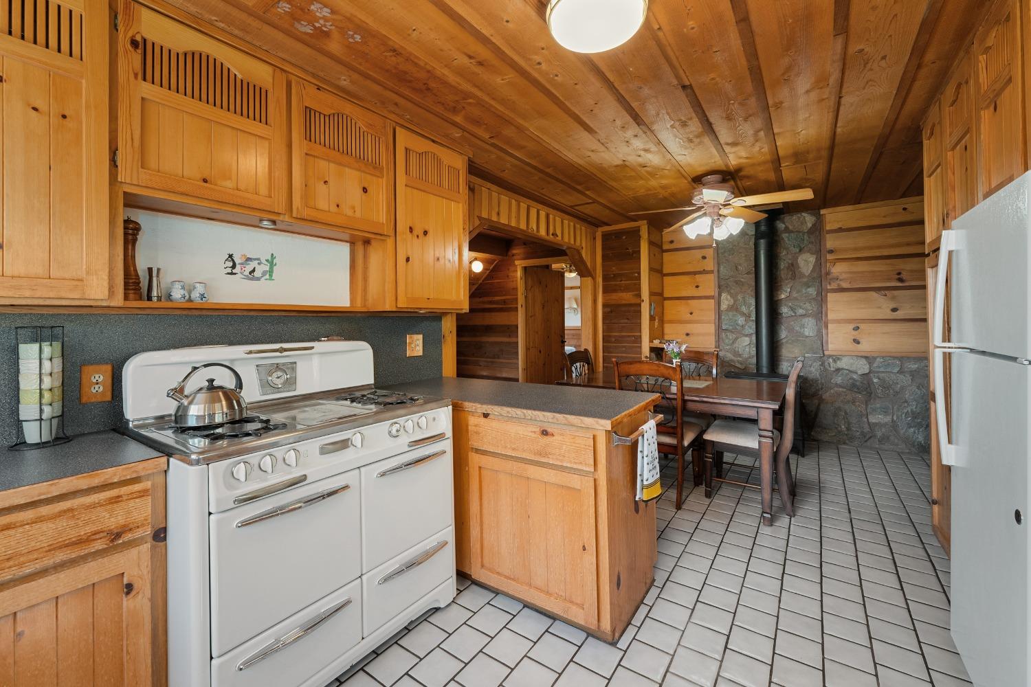 Detail Gallery Image 32 of 71 For 9000 Six Bit Ranch Rd, Chinese Camp,  CA 95309 - 3 Beds | 2 Baths