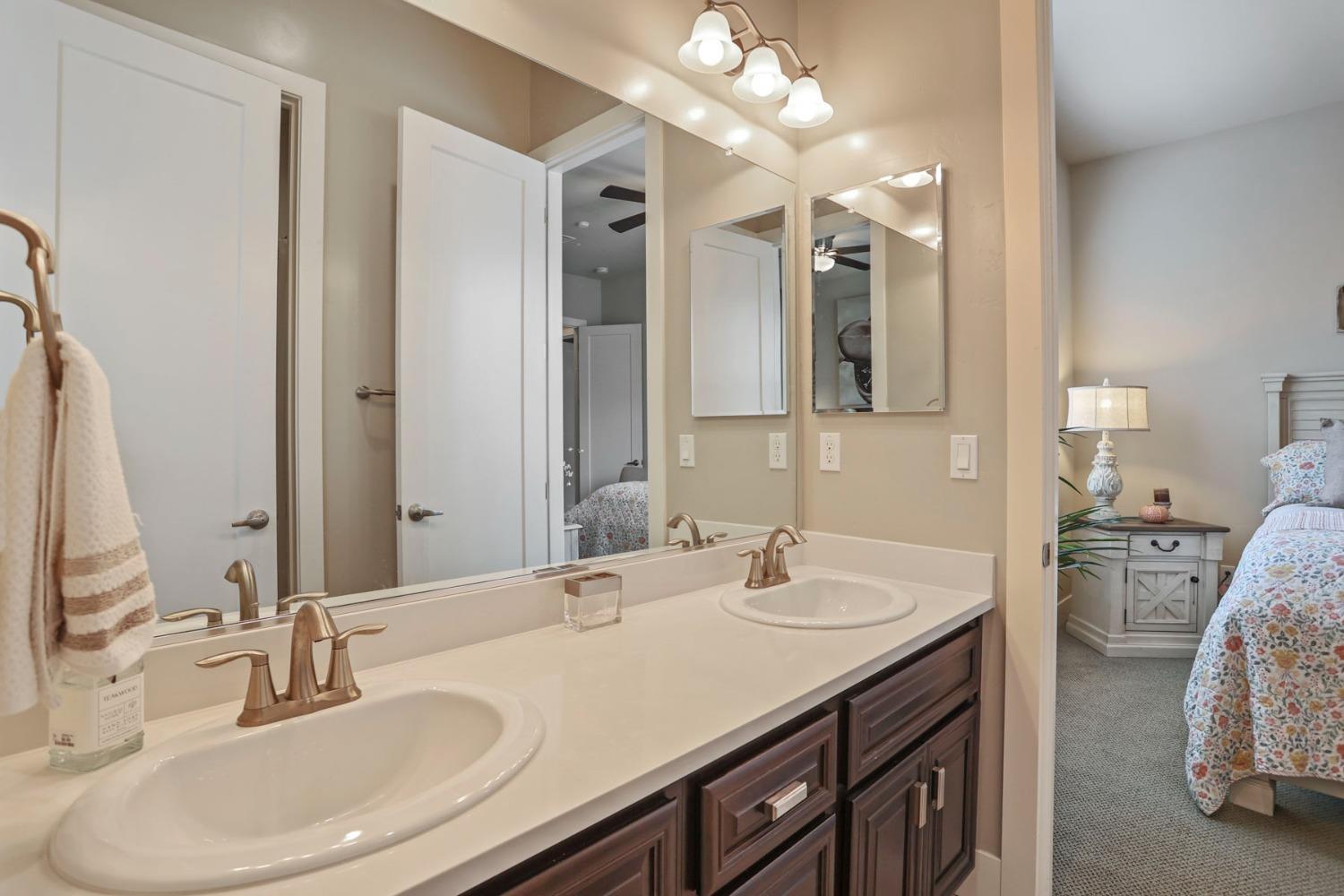 Detail Gallery Image 22 of 70 For 14928 Retreats Trail Ct, Rancho Murieta,  CA 95683 - 4 Beds | 3/1 Baths