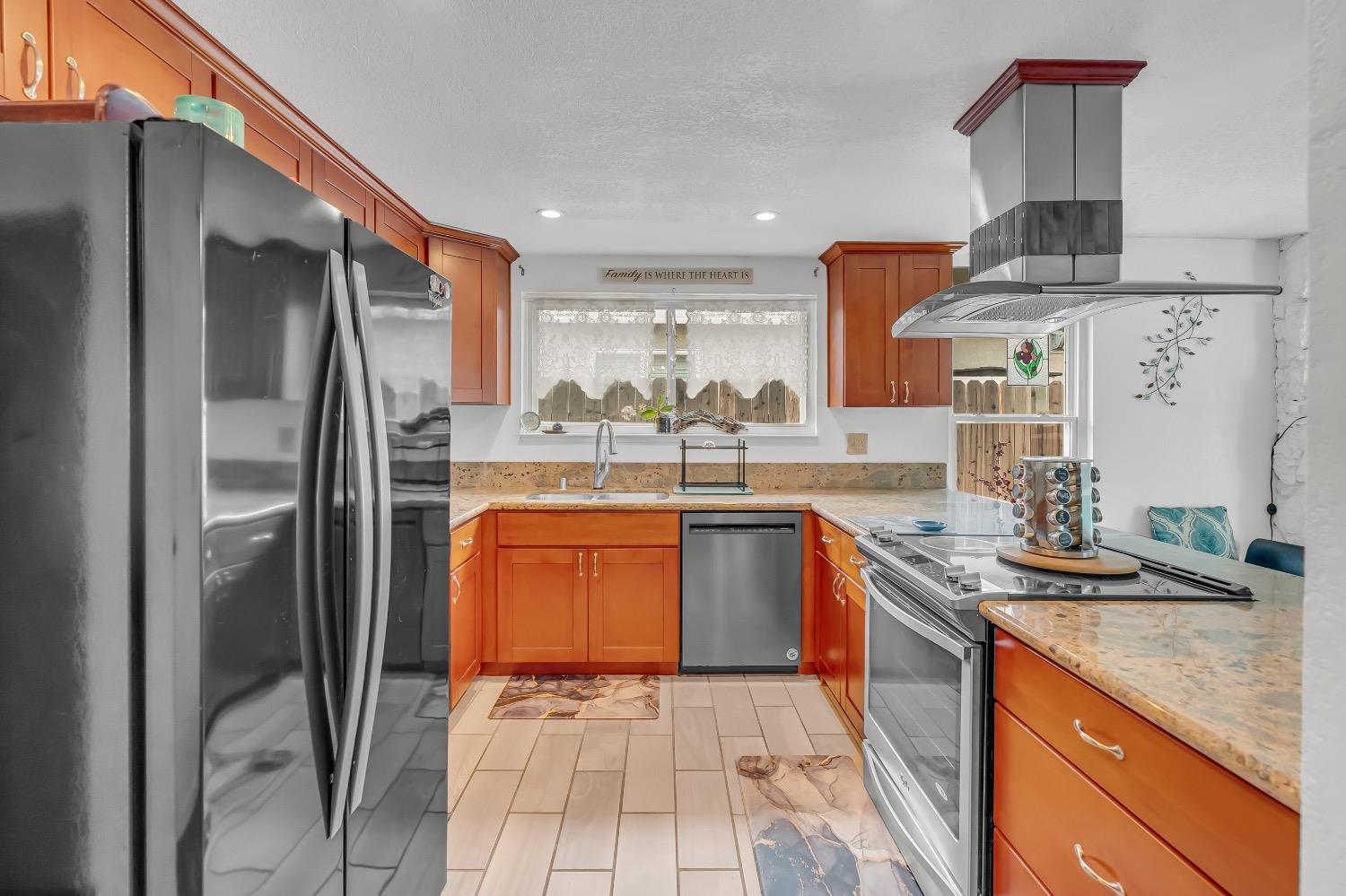 Detail Gallery Image 15 of 40 For 9553 Helio Dr, Sacramento,  CA 95827 - 4 Beds | 2 Baths