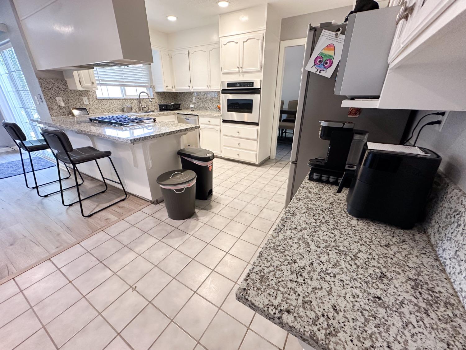 Detail Gallery Image 10 of 36 For 2413 Chapel Hill Cir, Stockton,  CA 95209 - 3 Beds | 2 Baths