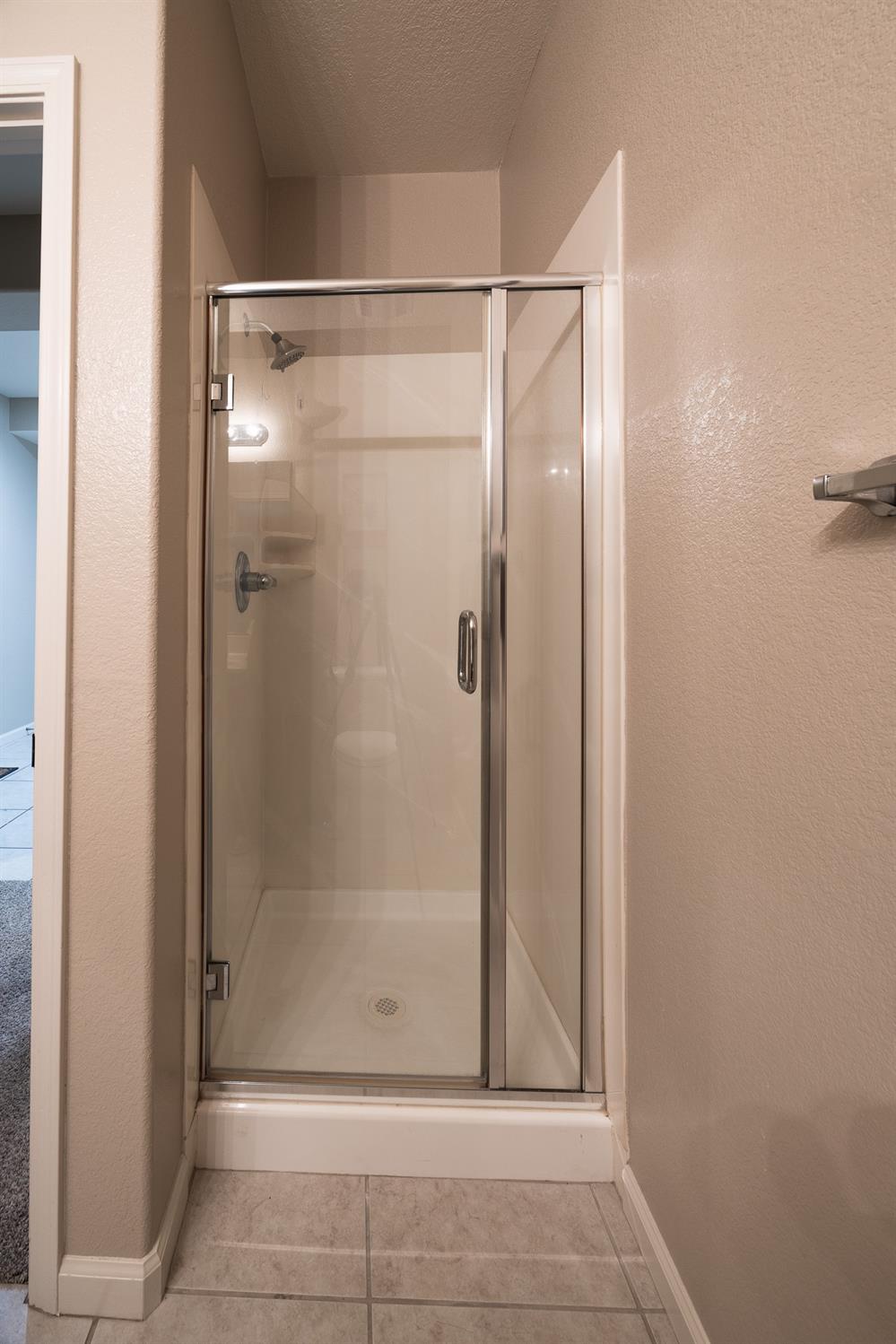 Detail Gallery Image 17 of 61 For 16259 Adobe Way, Lathrop,  CA 95330 - 4 Beds | 3 Baths