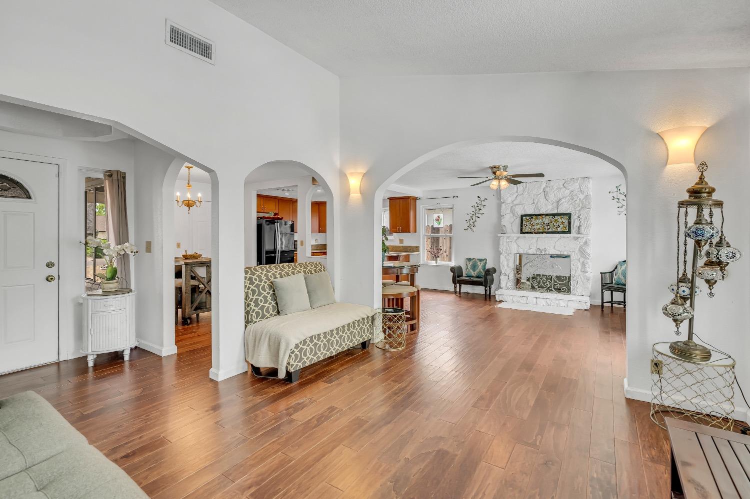 Detail Gallery Image 7 of 40 For 9553 Helio Dr, Sacramento,  CA 95827 - 4 Beds | 2 Baths