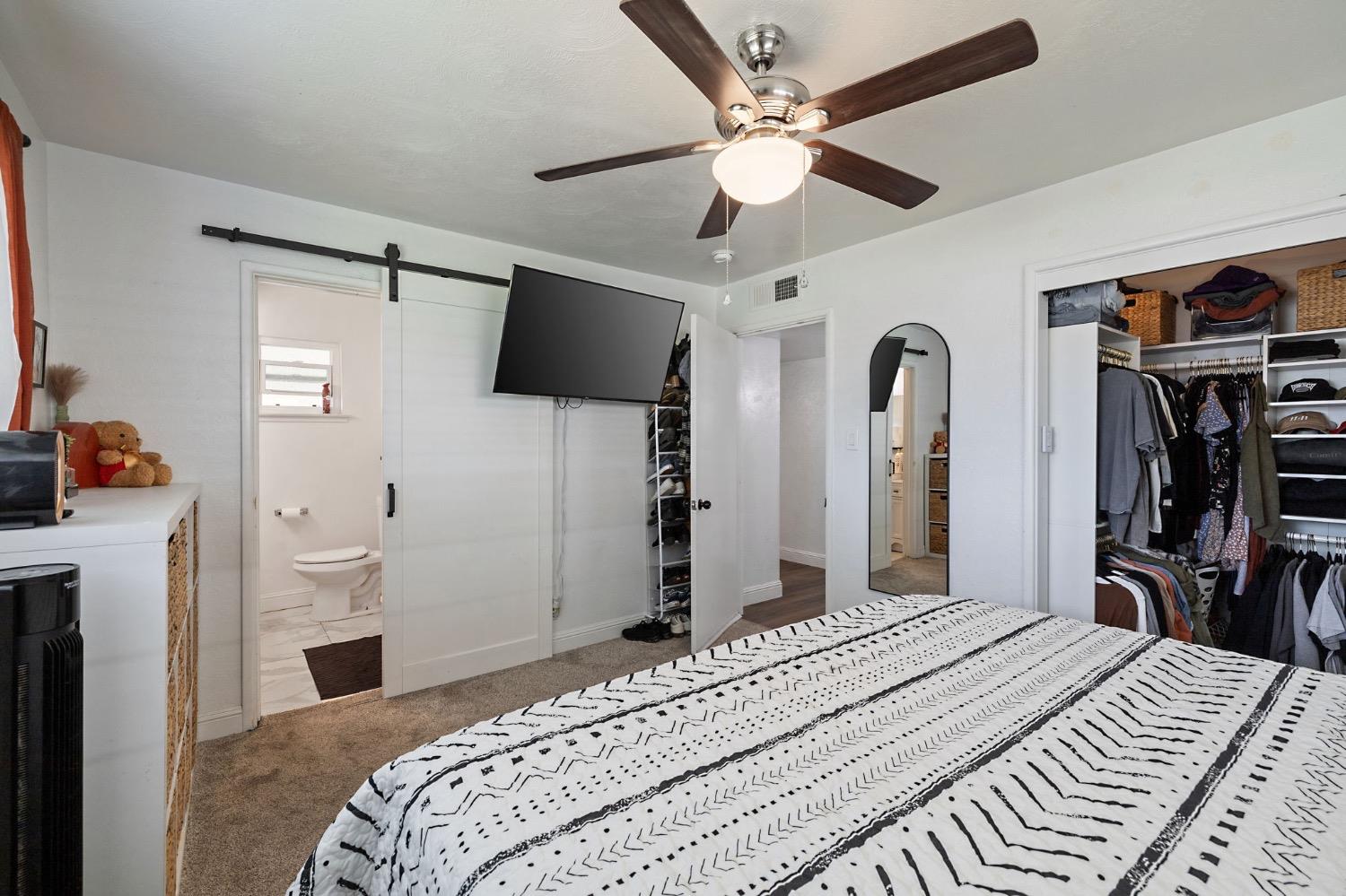 Detail Gallery Image 10 of 22 For 1420 Roberts Ave, Madera,  CA 93637 - 4 Beds | 2 Baths