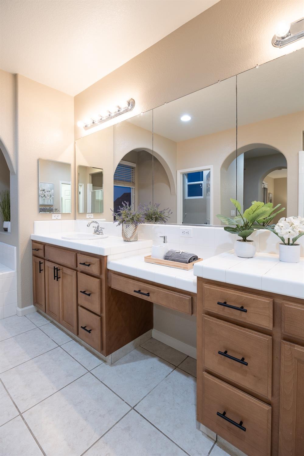 Detail Gallery Image 46 of 61 For 16259 Adobe Way, Lathrop,  CA 95330 - 4 Beds | 3 Baths