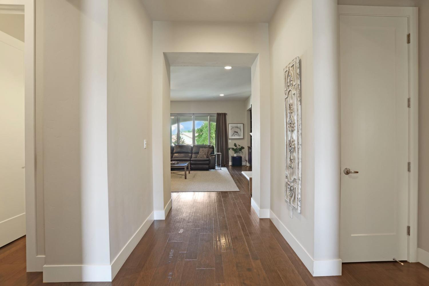 Detail Gallery Image 11 of 70 For 14928 Retreats Trail Ct, Rancho Murieta,  CA 95683 - 4 Beds | 3/1 Baths