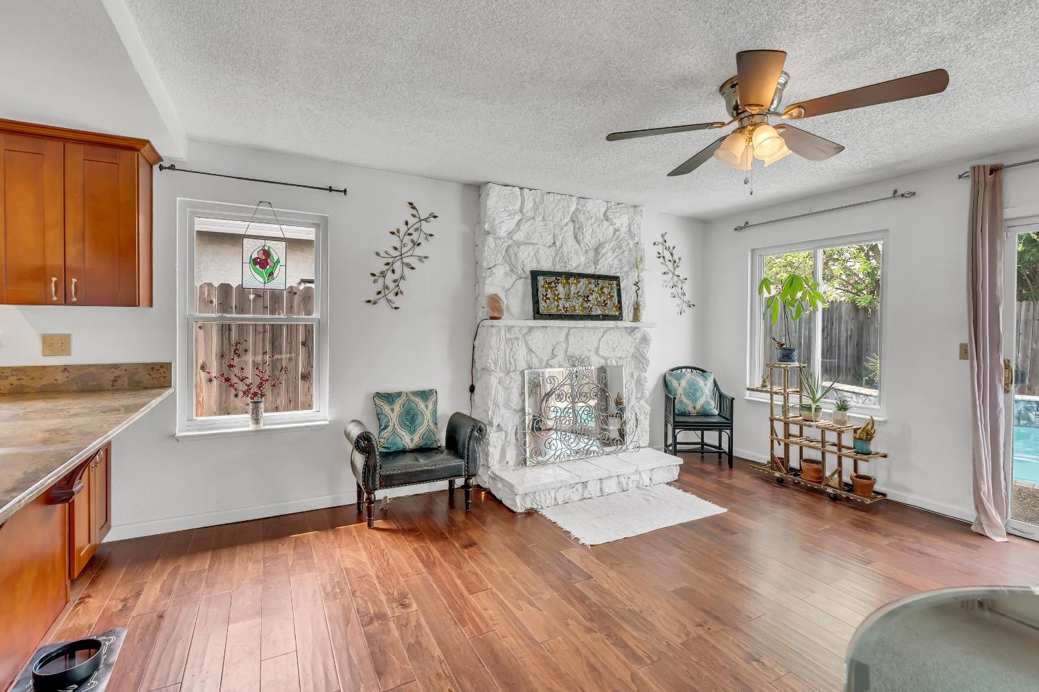 Detail Gallery Image 11 of 40 For 9553 Helio Dr, Sacramento,  CA 95827 - 4 Beds | 2 Baths