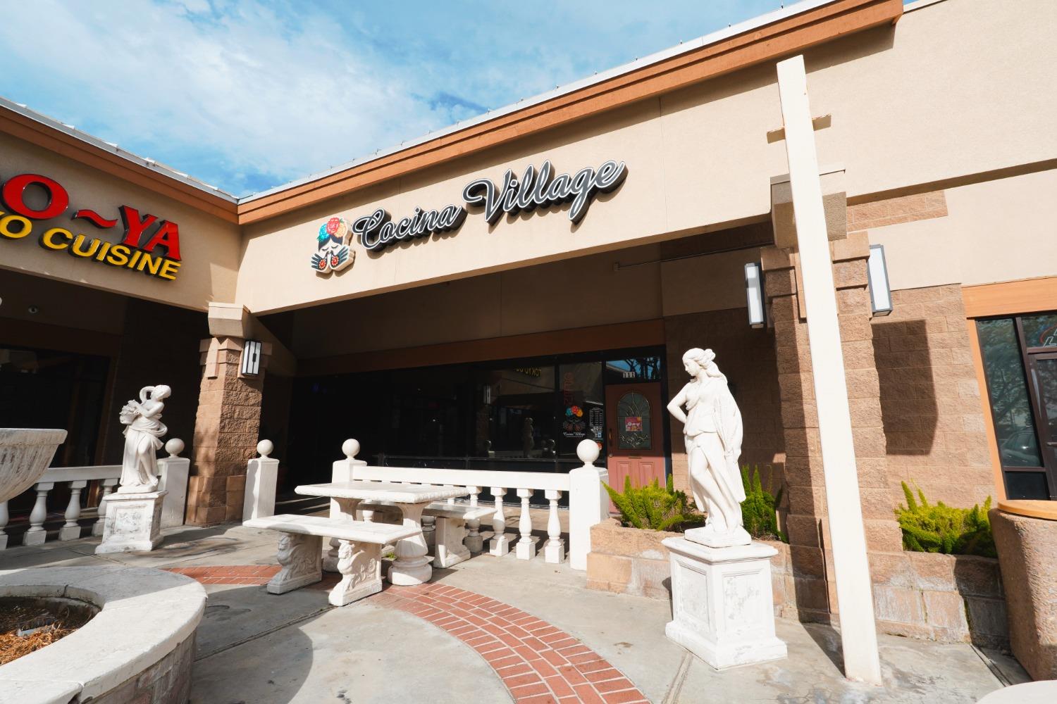 Detail Gallery Image 1 of 12 For 3050 W Shaw Ave #111,  Fresno,  CA 93711 - – Beds | – Baths