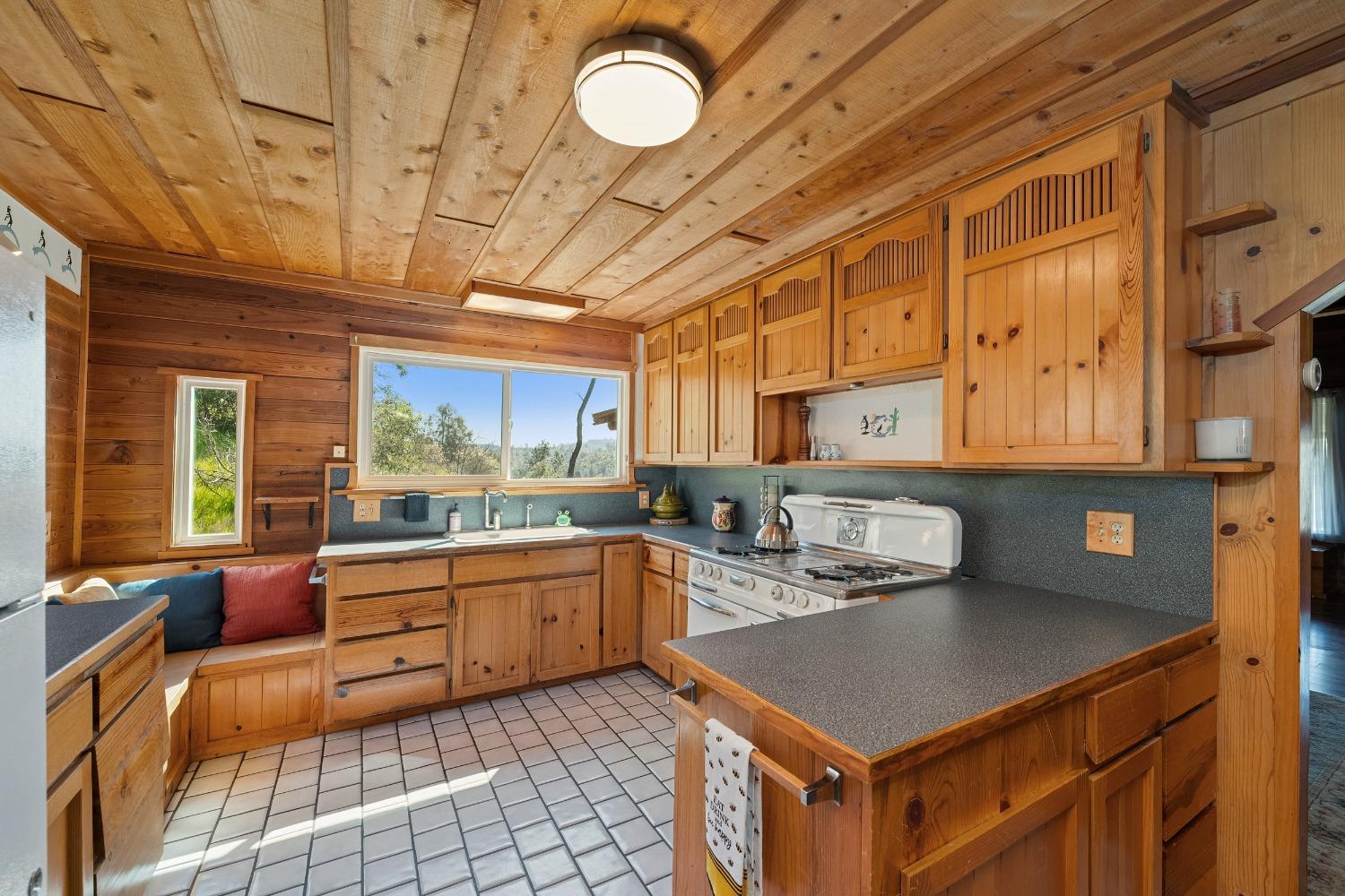 Detail Gallery Image 31 of 71 For 9000 Six Bit Ranch Rd, Chinese Camp,  CA 95309 - 3 Beds | 2 Baths