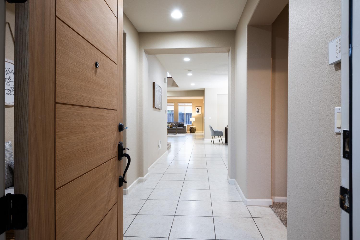 Detail Gallery Image 6 of 61 For 16259 Adobe Way, Lathrop,  CA 95330 - 4 Beds | 3 Baths