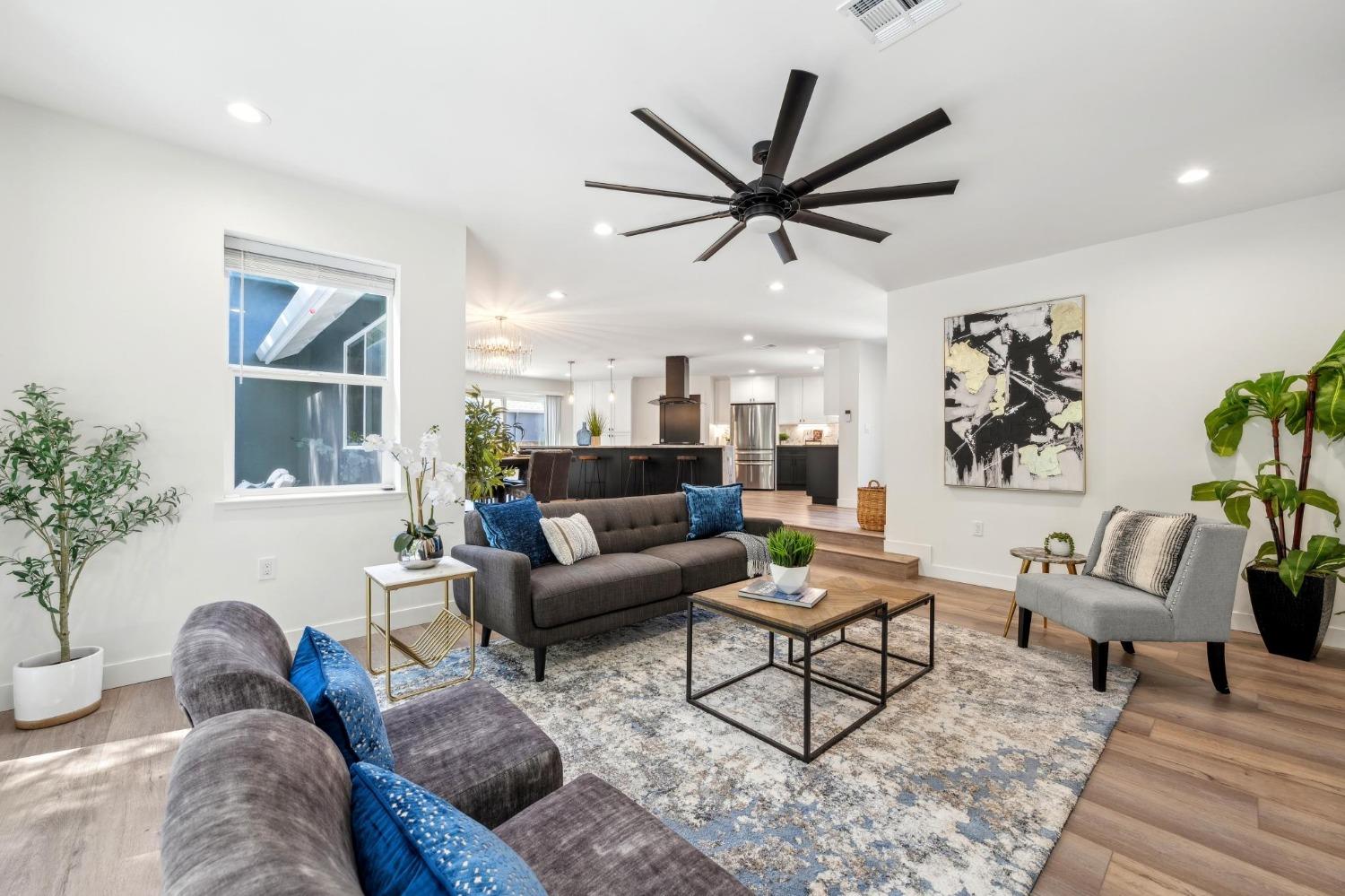 Detail Gallery Image 8 of 71 For 12801 Brookpark Rd, Oakland,  CA 94619 - 4 Beds | 2 Baths