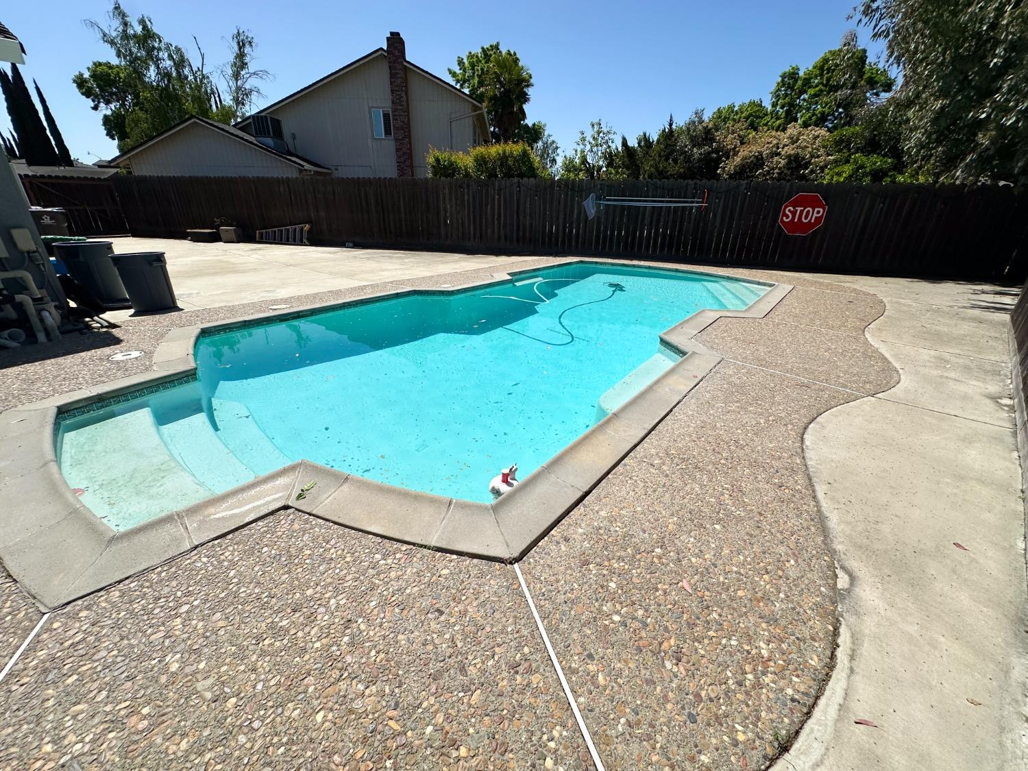 Detail Gallery Image 30 of 36 For 2413 Chapel Hill Cir, Stockton,  CA 95209 - 3 Beds | 2 Baths