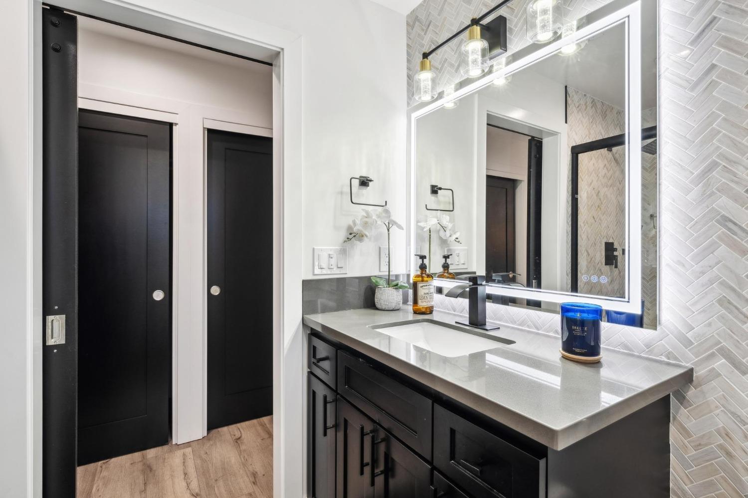 Detail Gallery Image 37 of 71 For 12801 Brookpark Rd, Oakland,  CA 94619 - 4 Beds | 2 Baths