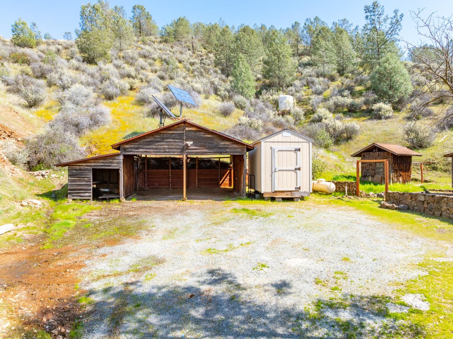 Detail Gallery Image 13 of 71 For 9000 Six Bit Ranch Rd, Chinese Camp,  CA 95309 - 3 Beds | 2 Baths