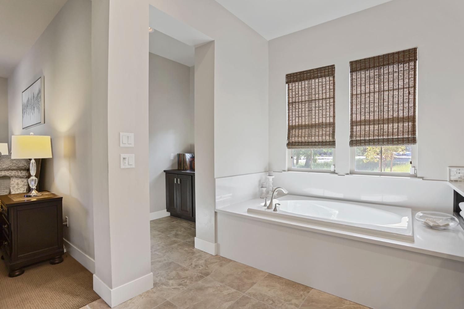 Detail Gallery Image 34 of 70 For 14928 Retreats Trail Ct, Rancho Murieta,  CA 95683 - 4 Beds | 3/1 Baths