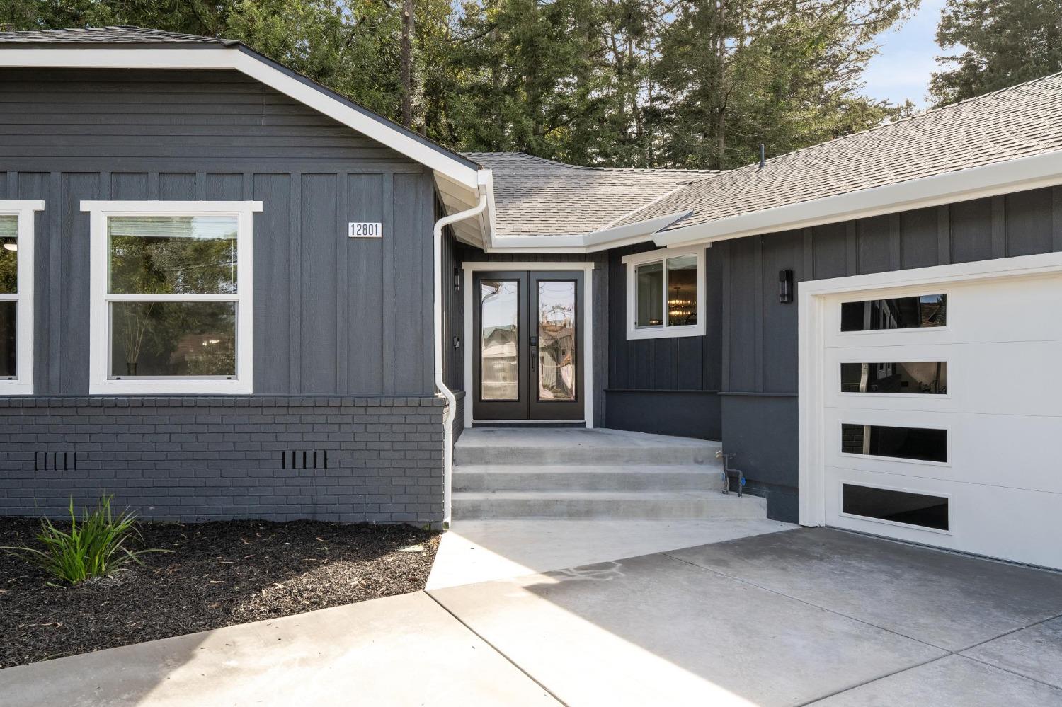 Detail Gallery Image 3 of 71 For 12801 Brookpark Rd, Oakland,  CA 94619 - 4 Beds | 2 Baths