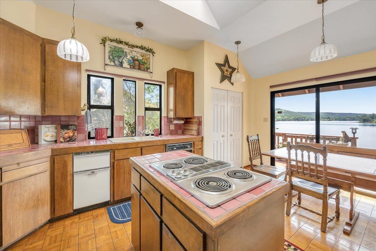 Detail Gallery Image 15 of 76 For 805 Dot Cir #486,  Copperopolis,  CA 95228 - 4 Beds | 3 Baths