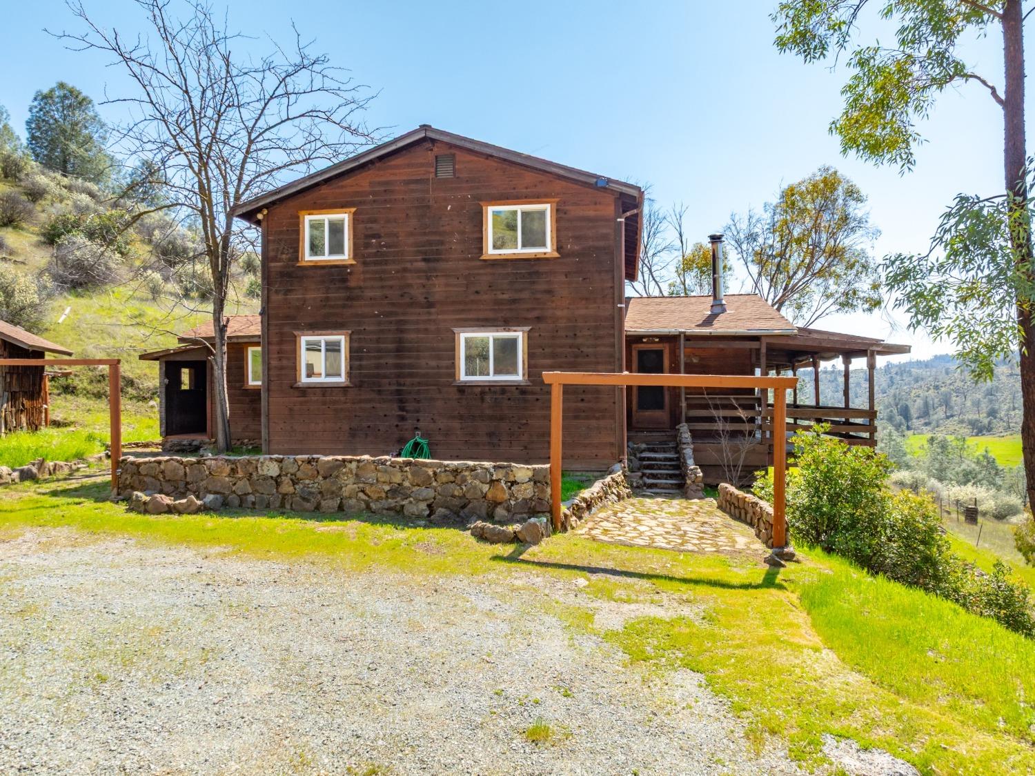 Detail Gallery Image 5 of 71 For 9000 Six Bit Ranch Rd, Chinese Camp,  CA 95309 - 3 Beds | 2 Baths