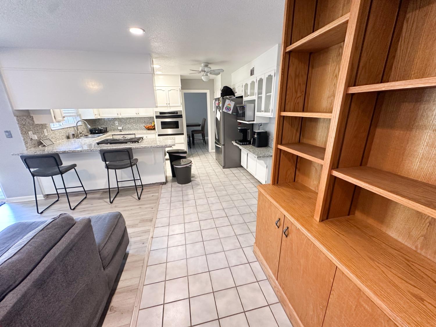 Detail Gallery Image 12 of 36 For 2413 Chapel Hill Cir, Stockton,  CA 95209 - 3 Beds | 2 Baths