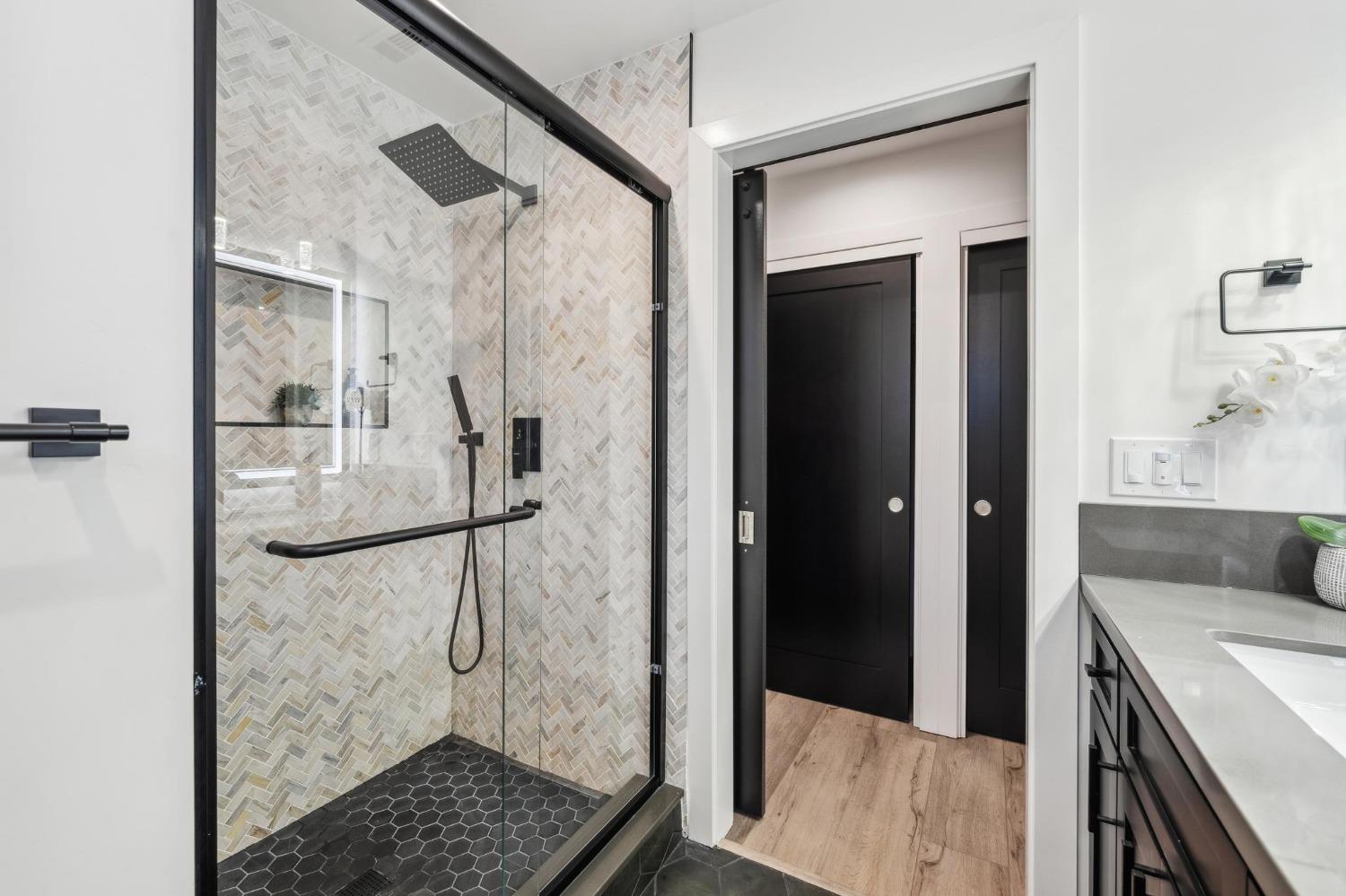 Detail Gallery Image 38 of 71 For 12801 Brookpark Rd, Oakland,  CA 94619 - 4 Beds | 2 Baths
