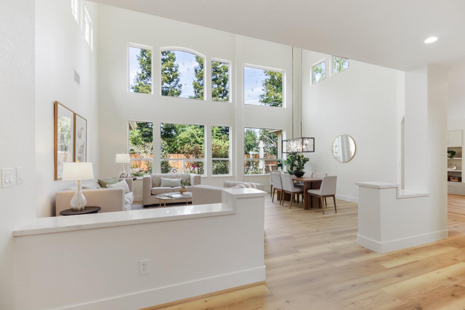 Detail Gallery Image 9 of 74 For 5501 Rogers St, Davis,  CA 95618 - 5 Beds | 3 Baths