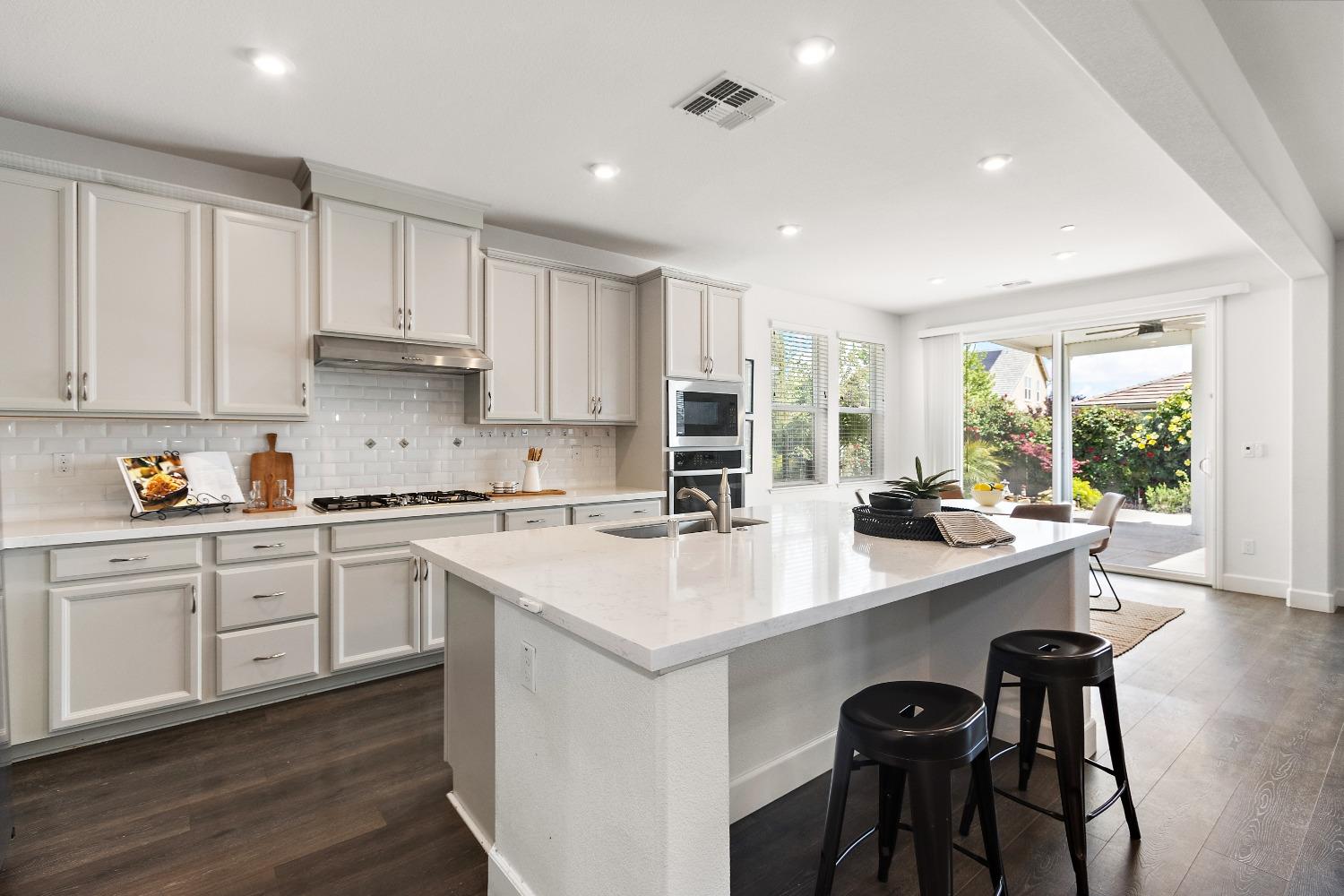 Detail Gallery Image 20 of 88 For 1667 Ball Pl, Woodland,  CA 95776 - 4 Beds | 4 Baths