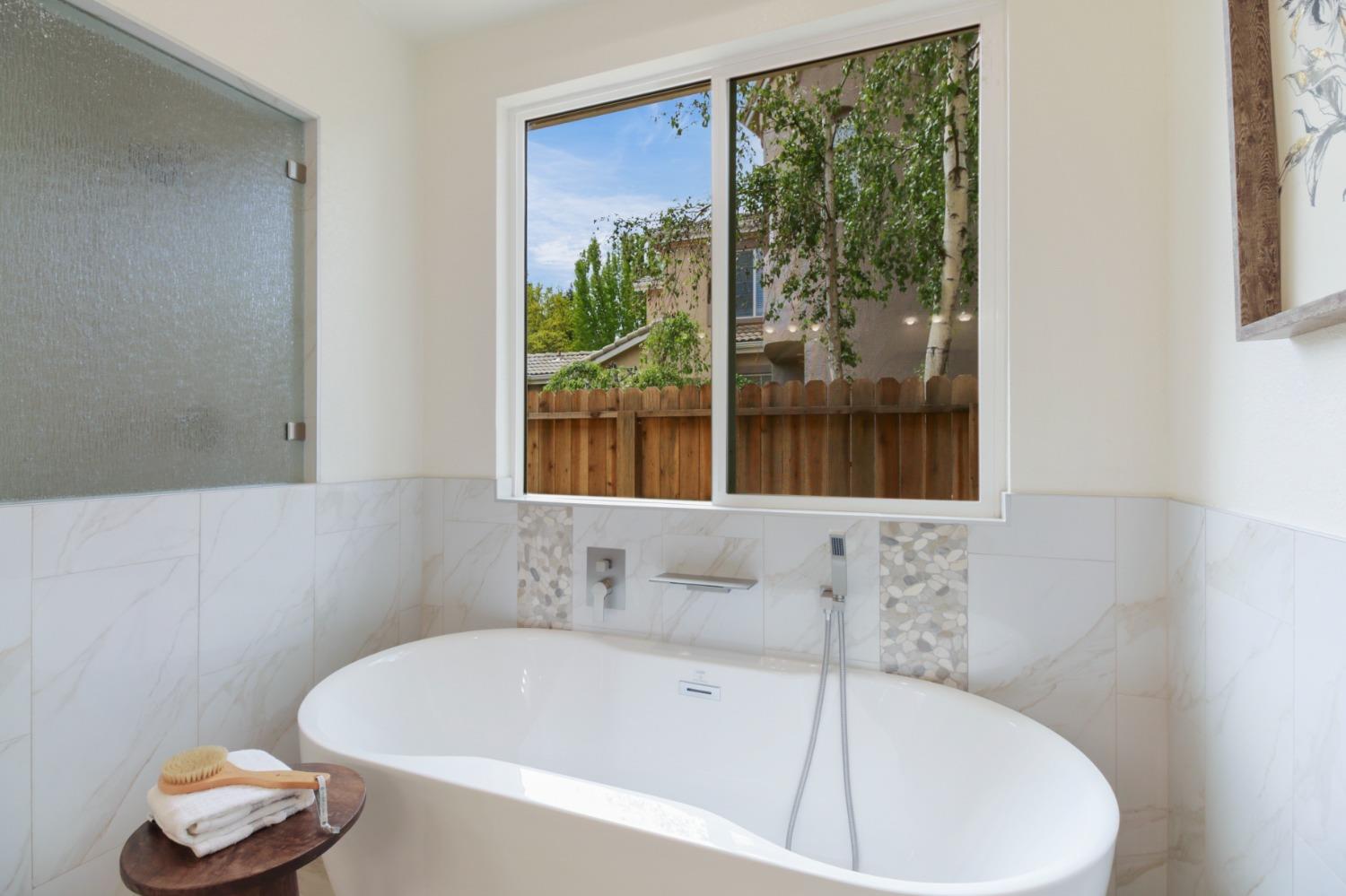 Detail Gallery Image 39 of 74 For 5501 Rogers St, Davis,  CA 95618 - 5 Beds | 3 Baths