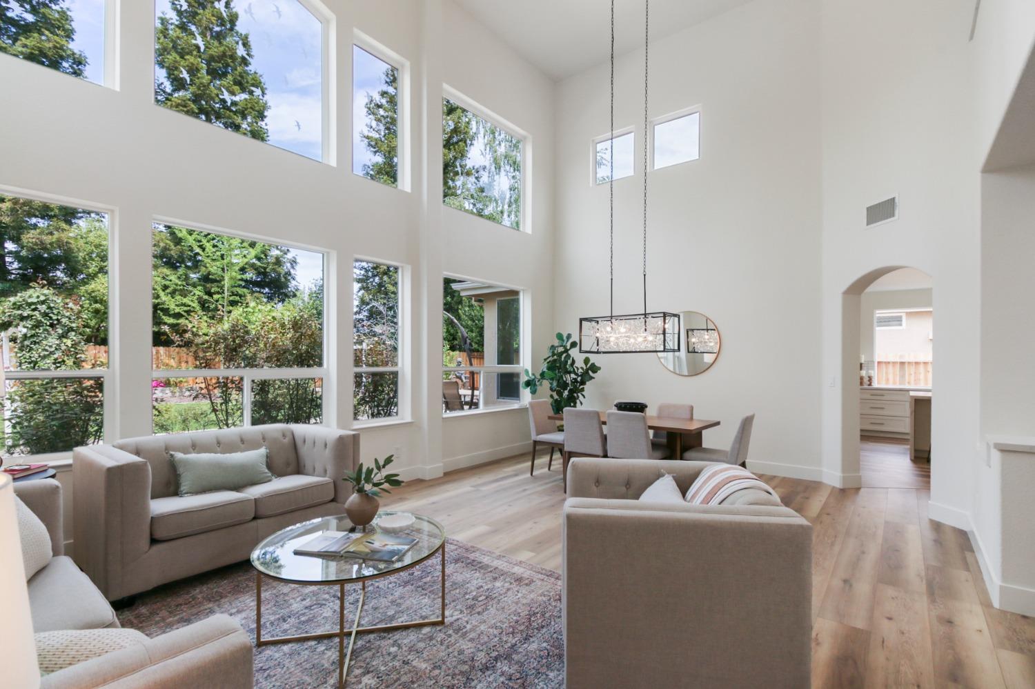 Detail Gallery Image 10 of 74 For 5501 Rogers St, Davis,  CA 95618 - 5 Beds | 3 Baths