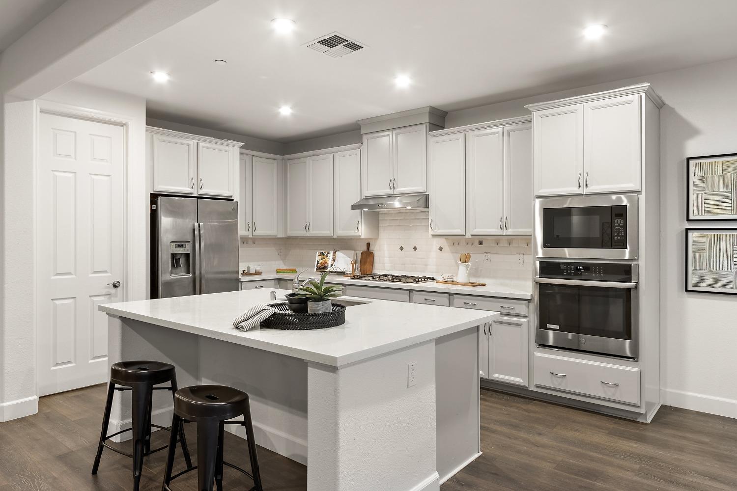 Detail Gallery Image 17 of 88 For 1667 Ball Pl, Woodland,  CA 95776 - 4 Beds | 4 Baths