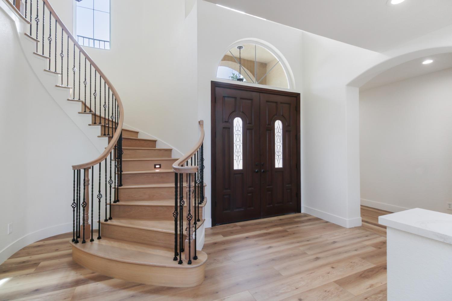 Detail Gallery Image 7 of 74 For 5501 Rogers St, Davis,  CA 95618 - 5 Beds | 3 Baths