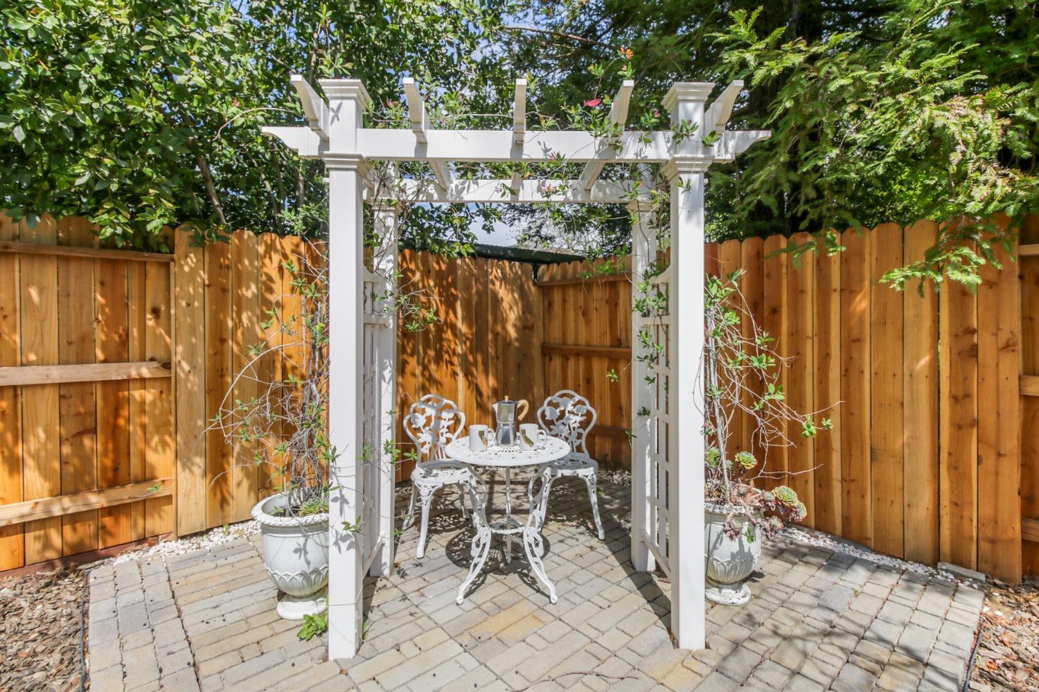 Detail Gallery Image 61 of 74 For 5501 Rogers St, Davis,  CA 95618 - 5 Beds | 3 Baths