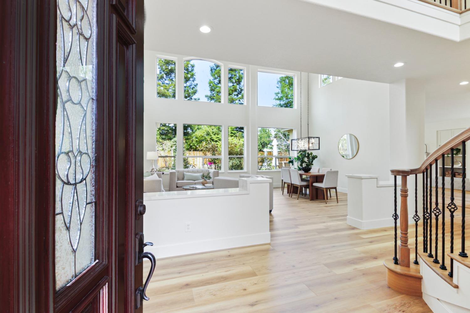 Detail Gallery Image 6 of 74 For 5501 Rogers St, Davis,  CA 95618 - 5 Beds | 3 Baths