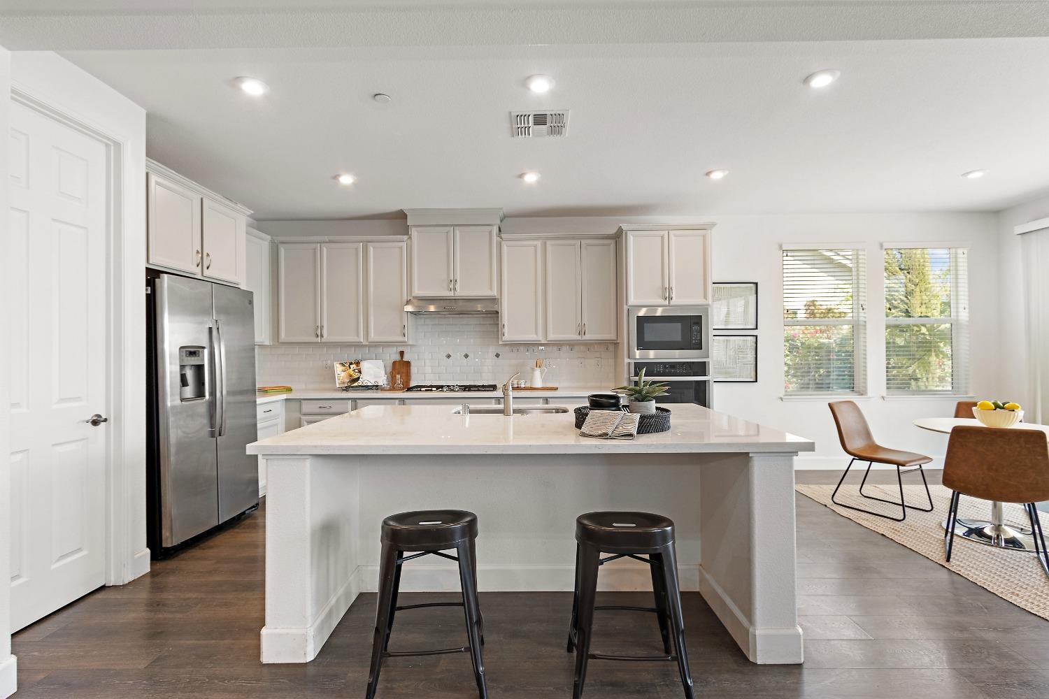 Detail Gallery Image 19 of 88 For 1667 Ball Pl, Woodland,  CA 95776 - 4 Beds | 4 Baths