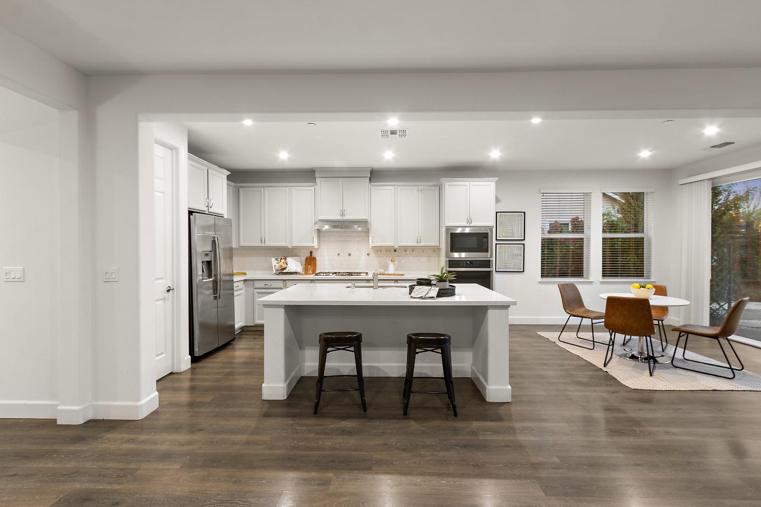 Detail Gallery Image 8 of 88 For 1667 Ball Pl, Woodland,  CA 95776 - 4 Beds | 4 Baths