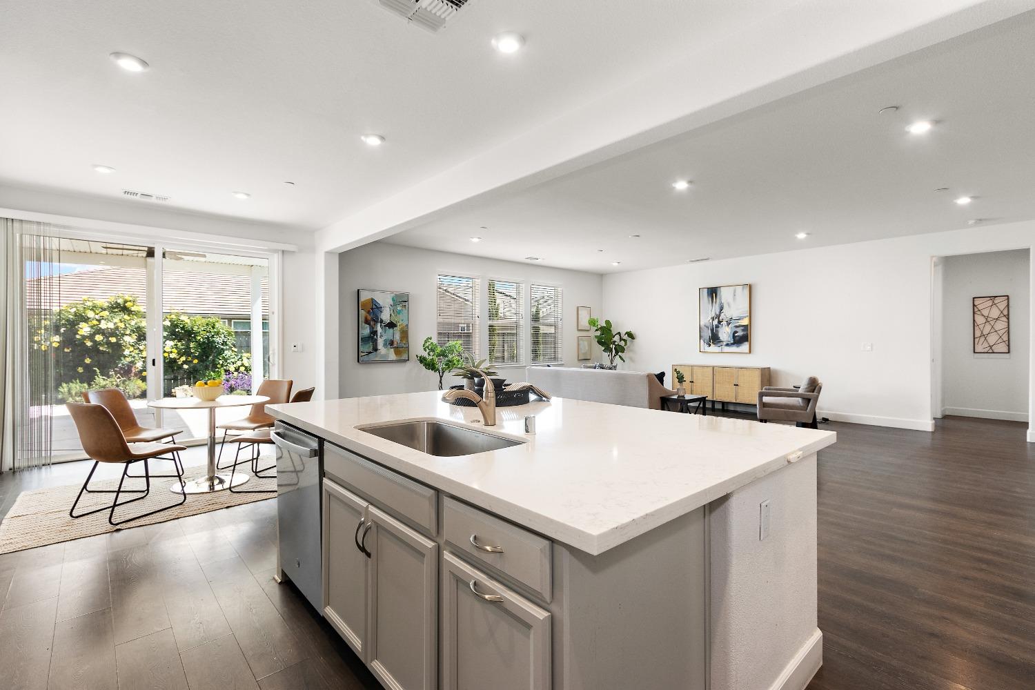 Detail Gallery Image 22 of 88 For 1667 Ball Pl, Woodland,  CA 95776 - 4 Beds | 4 Baths