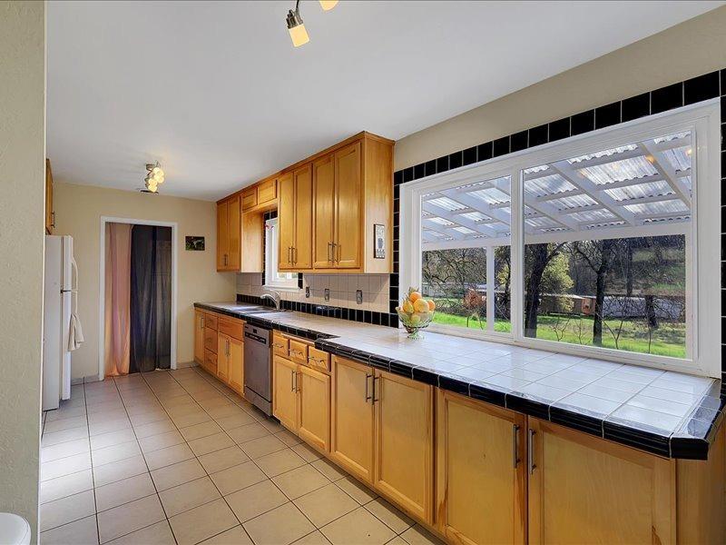Detail Gallery Image 11 of 63 For 13001 Yuba Nevada Rd, Dobbins,  CA 95935 - 3 Beds | 2 Baths