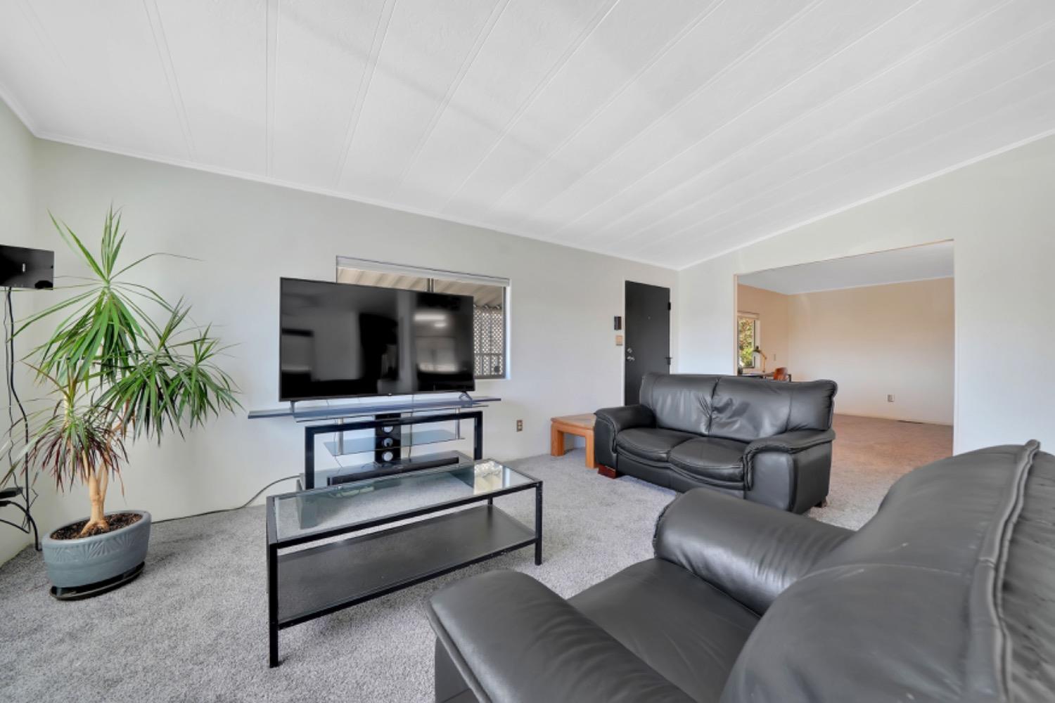 Detail Gallery Image 10 of 29 For 20 Rollingwood 19, Jackson,  CA 95642 - 2 Beds | 2 Baths