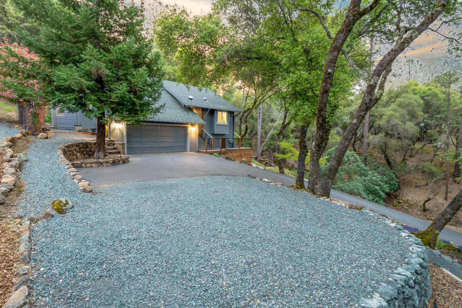 Detail Gallery Image 12 of 82 For 12679 Golden Trout Way, Penn Valley,  CA 95946 - 3 Beds | 3 Baths