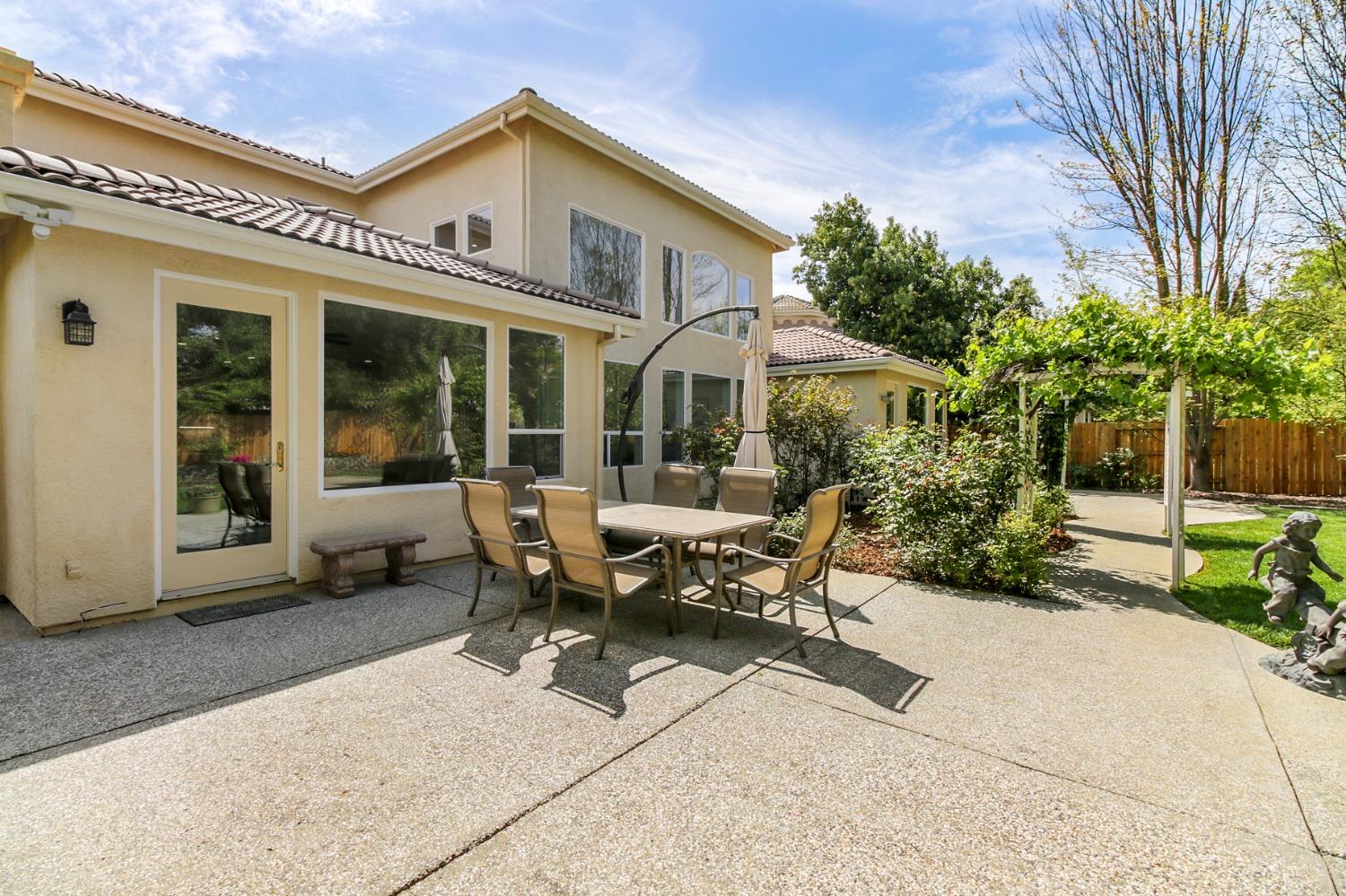 Detail Gallery Image 64 of 74 For 5501 Rogers St, Davis,  CA 95618 - 5 Beds | 3 Baths