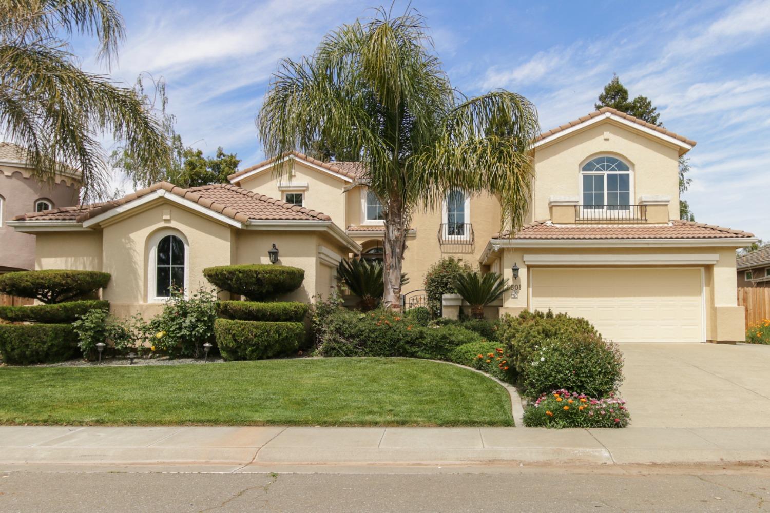 Detail Gallery Image 1 of 74 For 5501 Rogers St, Davis,  CA 95618 - 5 Beds | 3 Baths