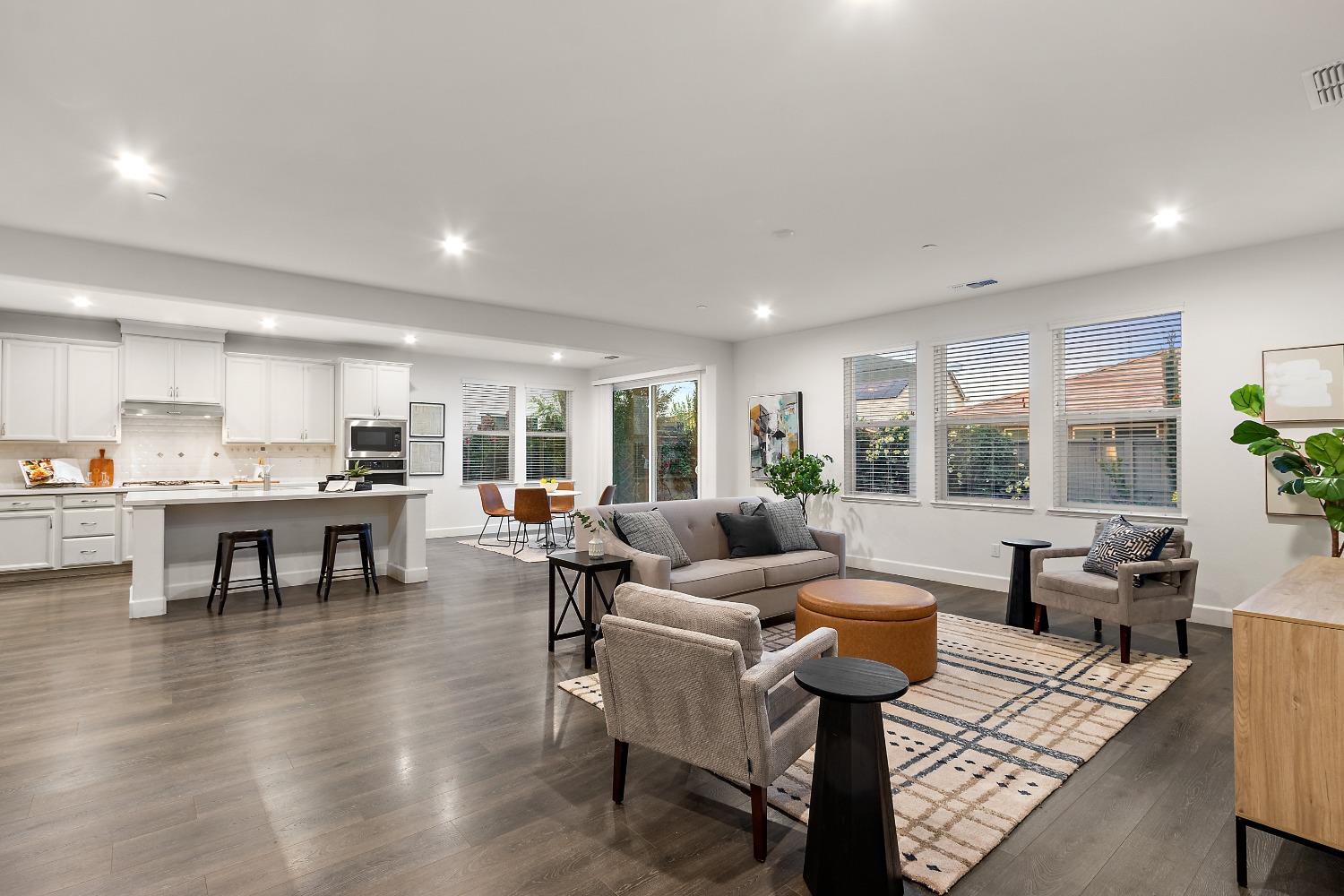 Detail Gallery Image 2 of 88 For 1667 Ball Pl, Woodland,  CA 95776 - 4 Beds | 4 Baths