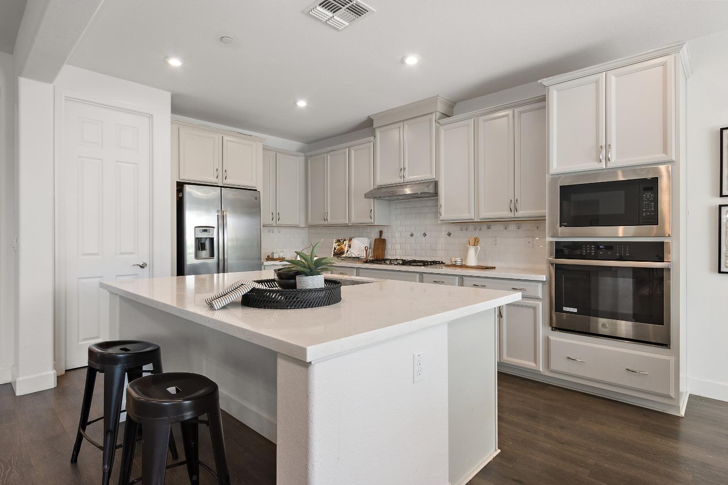 Detail Gallery Image 23 of 88 For 1667 Ball Pl, Woodland,  CA 95776 - 4 Beds | 4 Baths