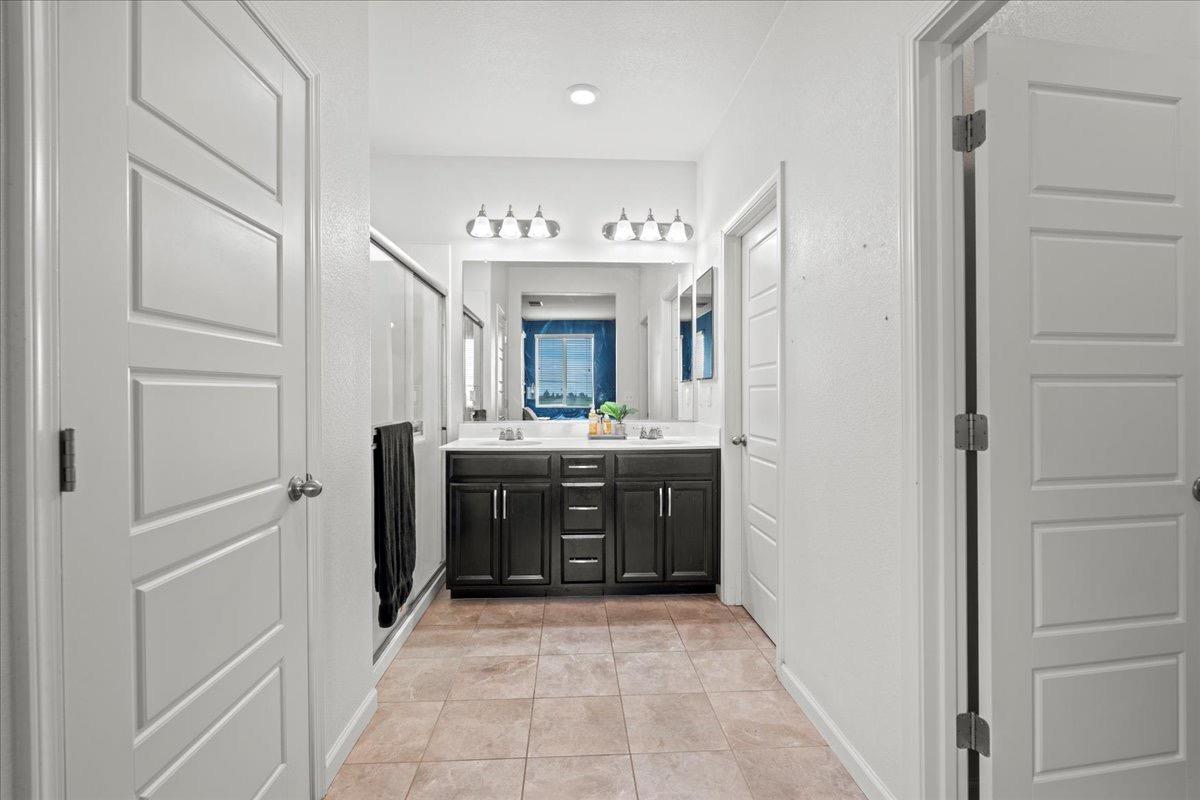Detail Gallery Image 10 of 27 For 2201 Novi Dr, Riverbank,  CA 95367 - 3 Beds | 2/1 Baths