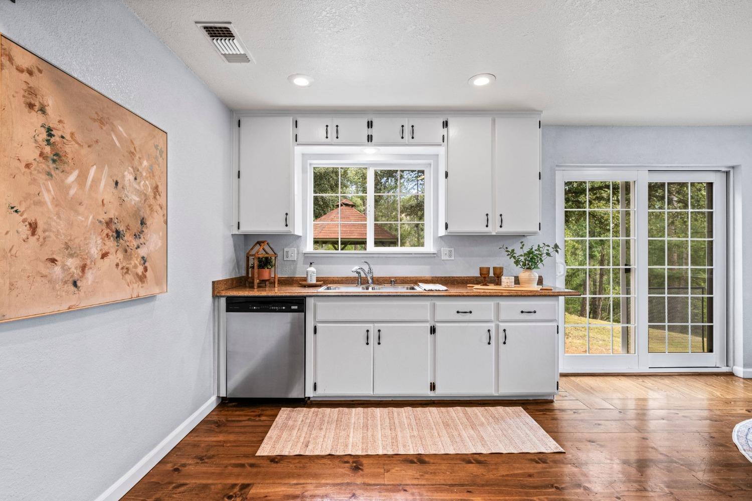 Detail Gallery Image 14 of 82 For 26485 Rollins Lake Rd, Colfax,  CA 95713 - 2 Beds | 2 Baths