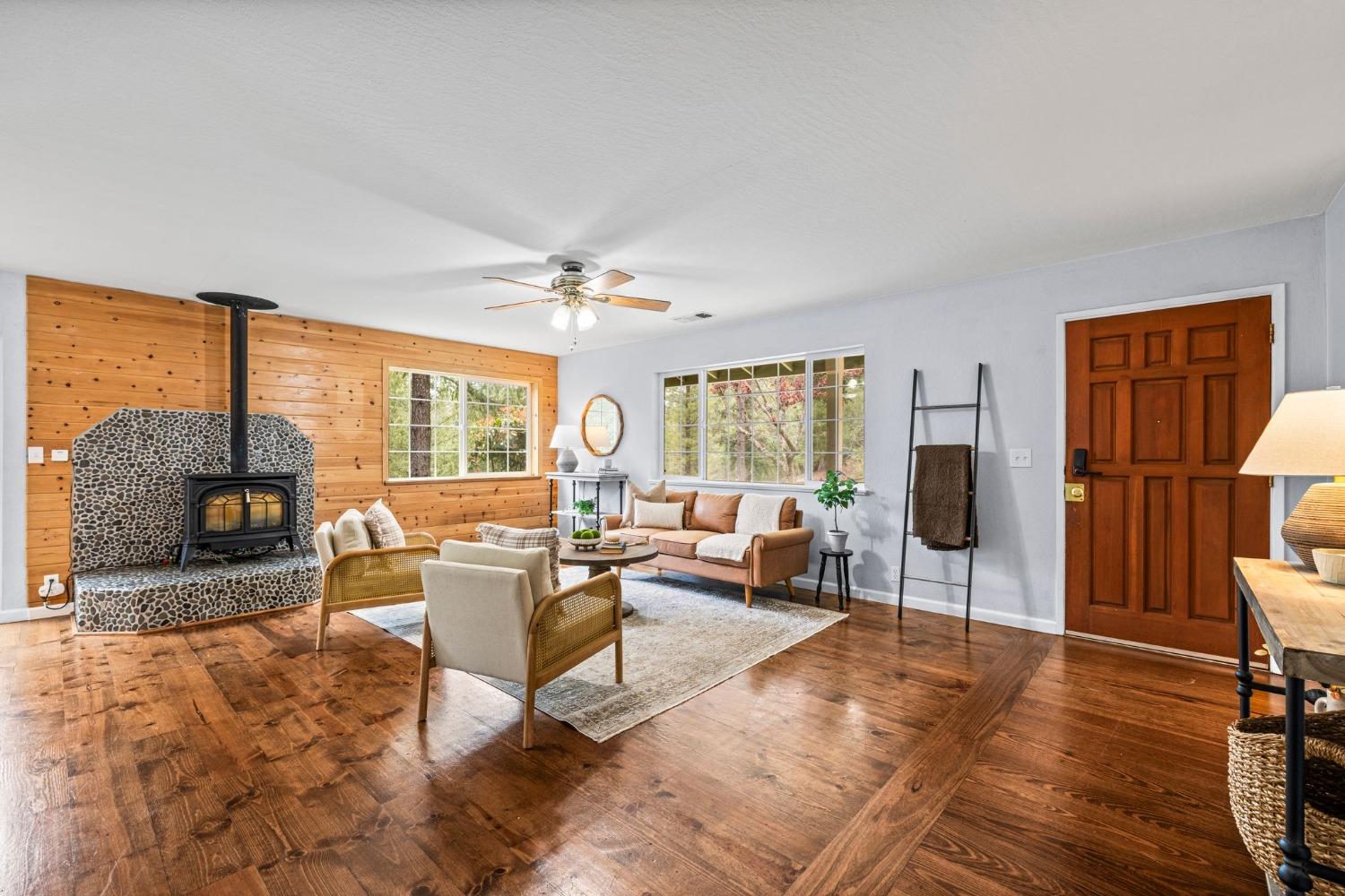 Detail Gallery Image 8 of 82 For 26485 Rollins Lake Rd, Colfax,  CA 95713 - 2 Beds | 2 Baths