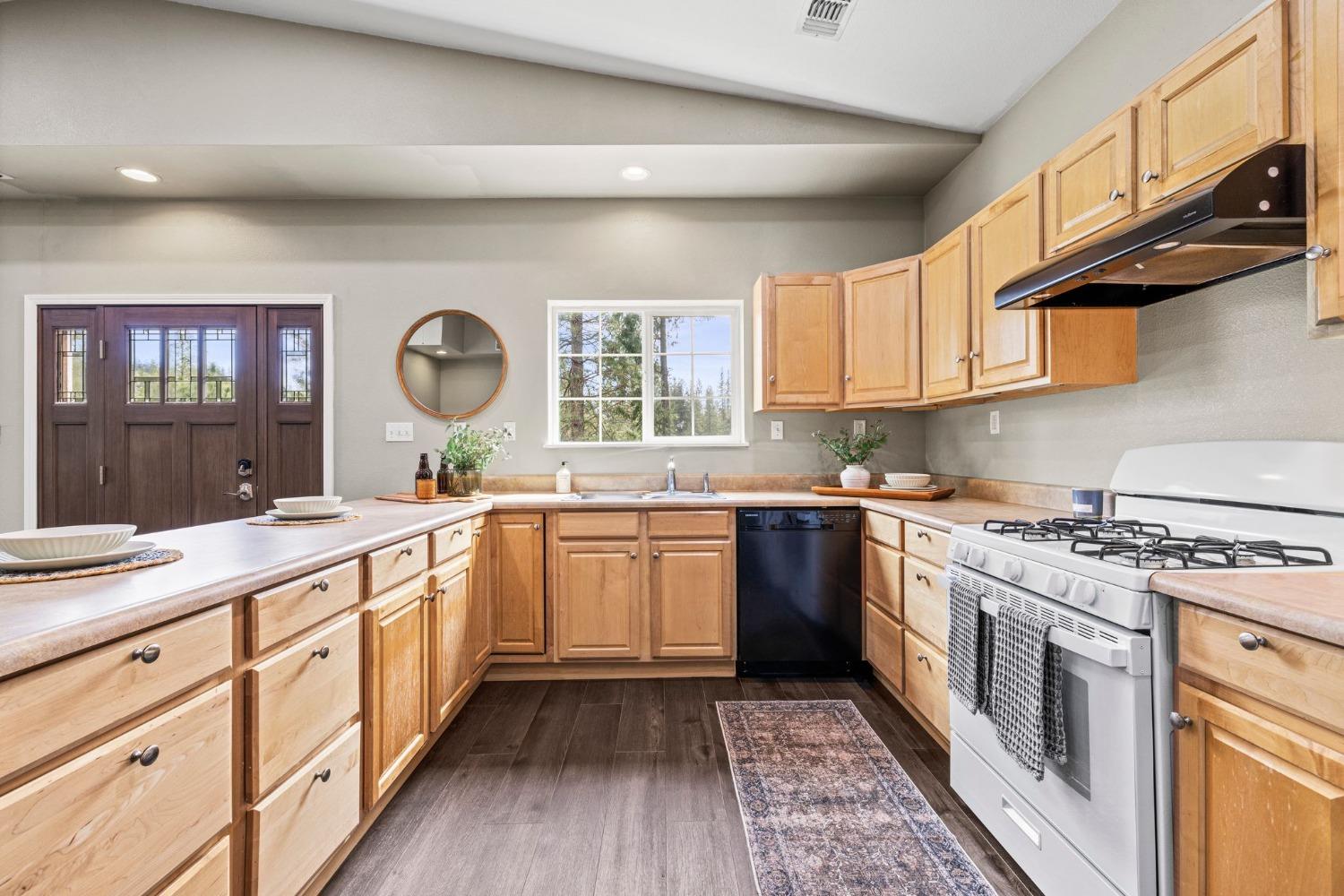 Detail Gallery Image 47 of 82 For 26485 Rollins Lake Rd, Colfax,  CA 95713 - 2 Beds | 2 Baths