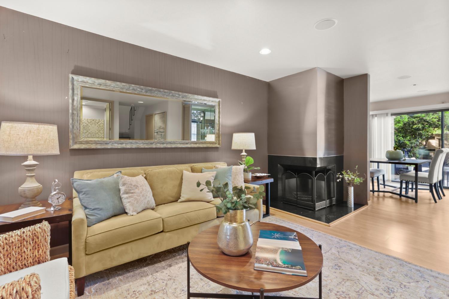 Photo #8: 225023652 Listing: Photo #8