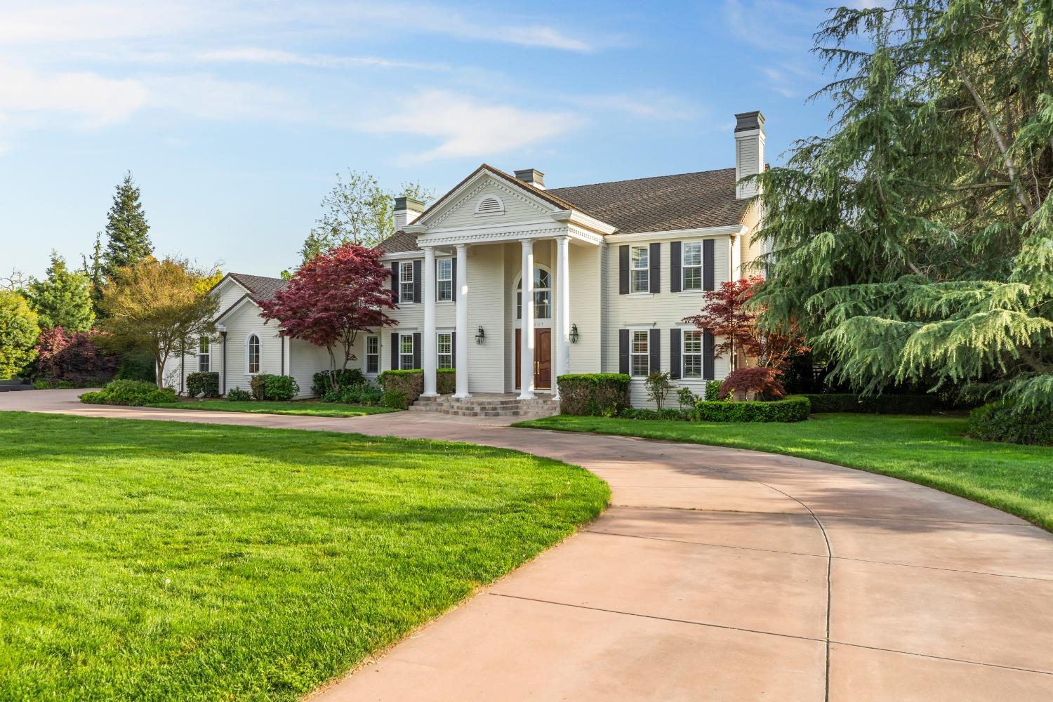 Detail Gallery Image 3 of 97 For 10407 Cimarron Trl, Oakdale,  CA 95361 - 4 Beds | 4/1 Baths